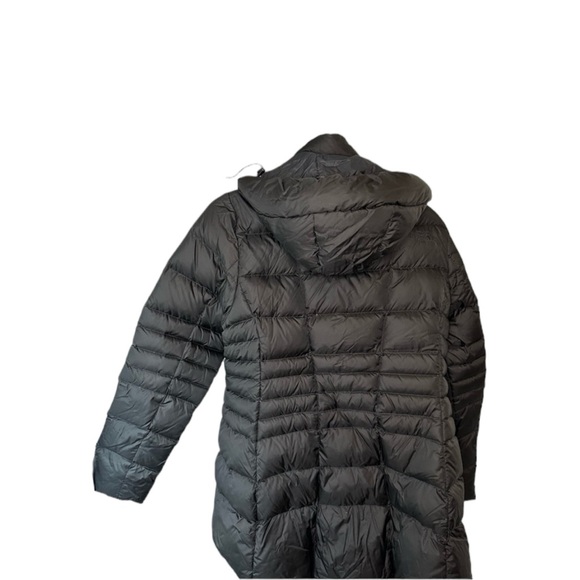 Women’s North Face down jacket - Picture 2 of 5